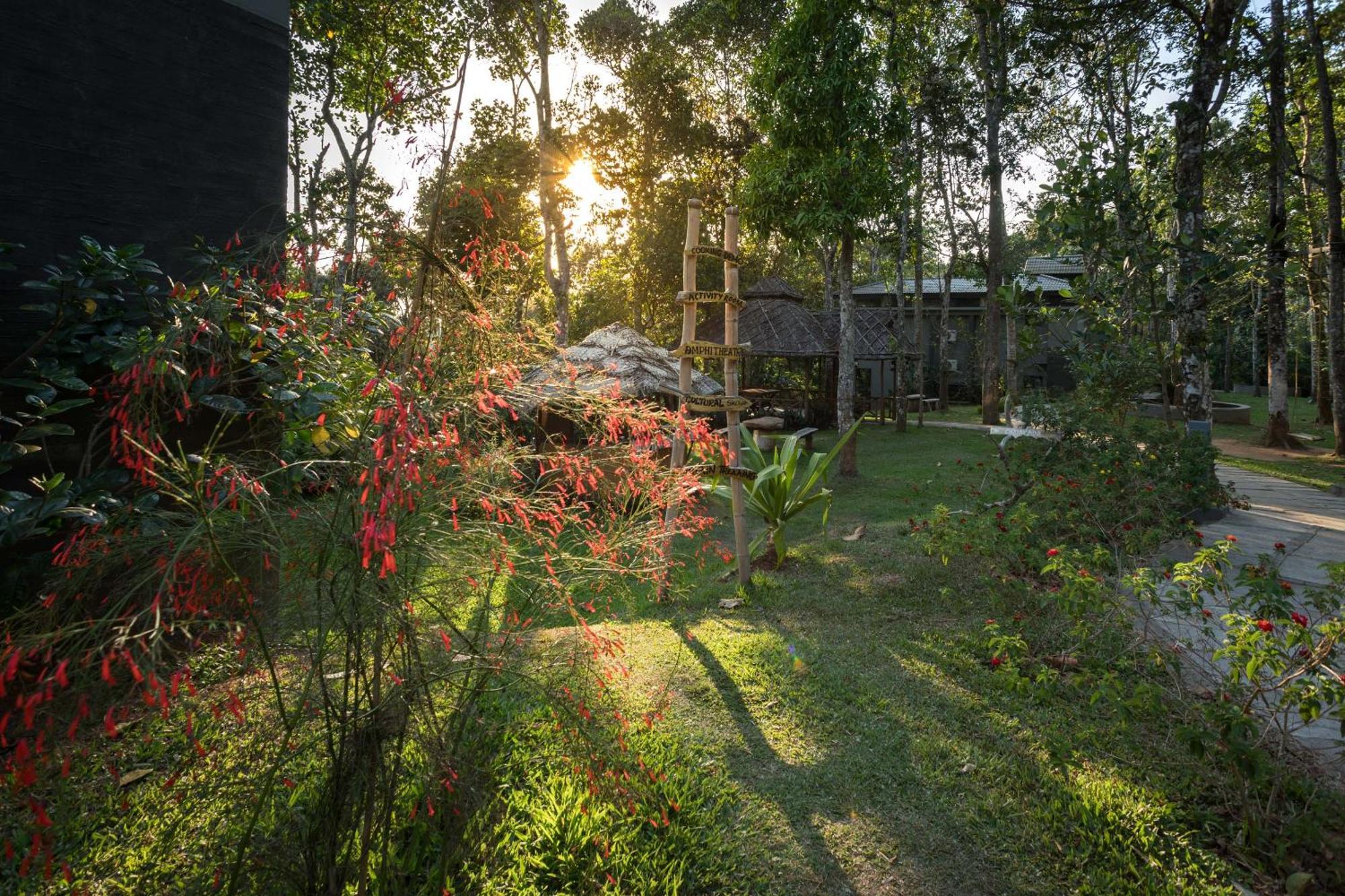 The Mountain Courtyard Thekkady Hotel Ngoại thất bức ảnh