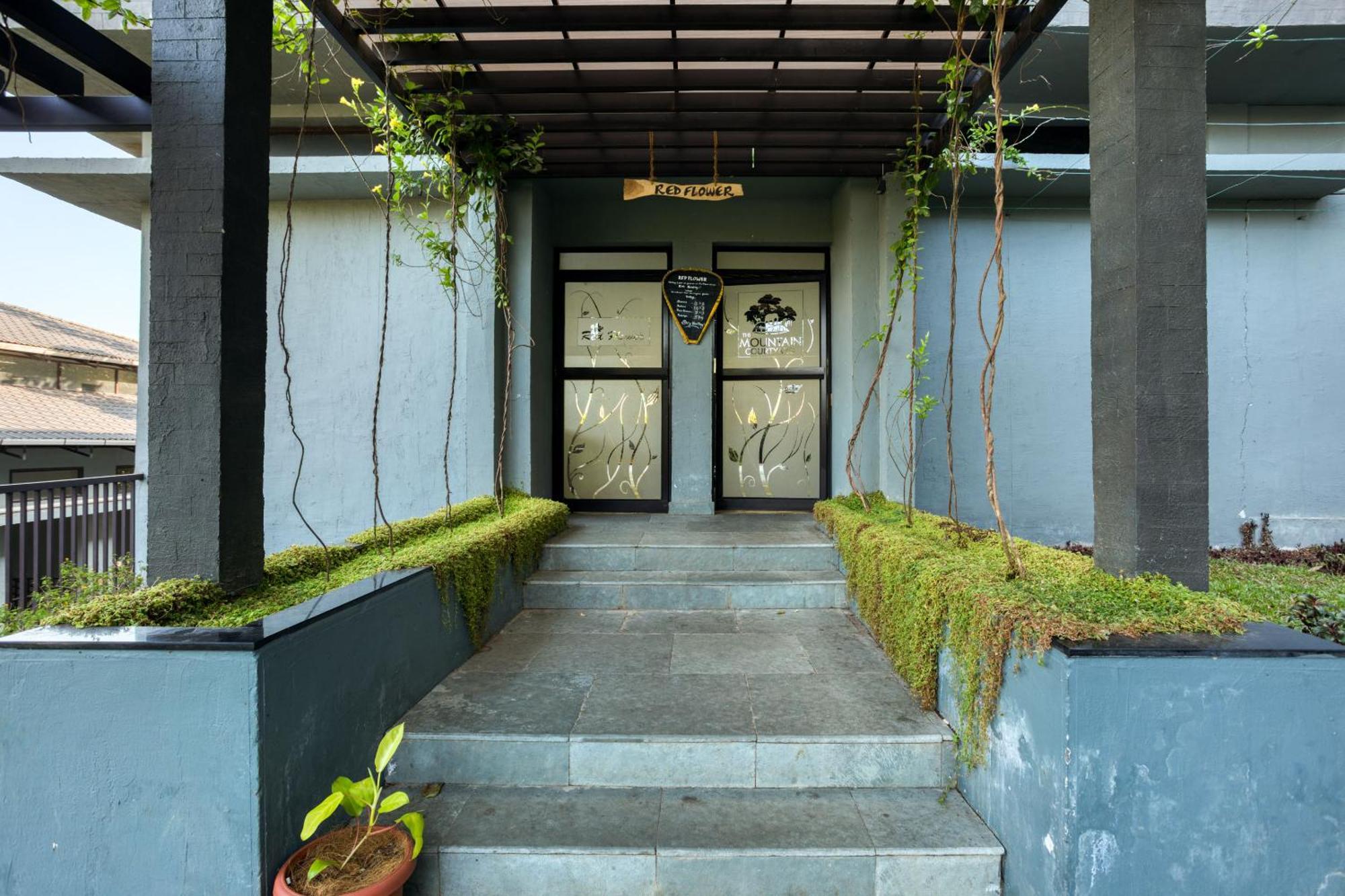 The Mountain Courtyard Thekkady Hotel Ngoại thất bức ảnh