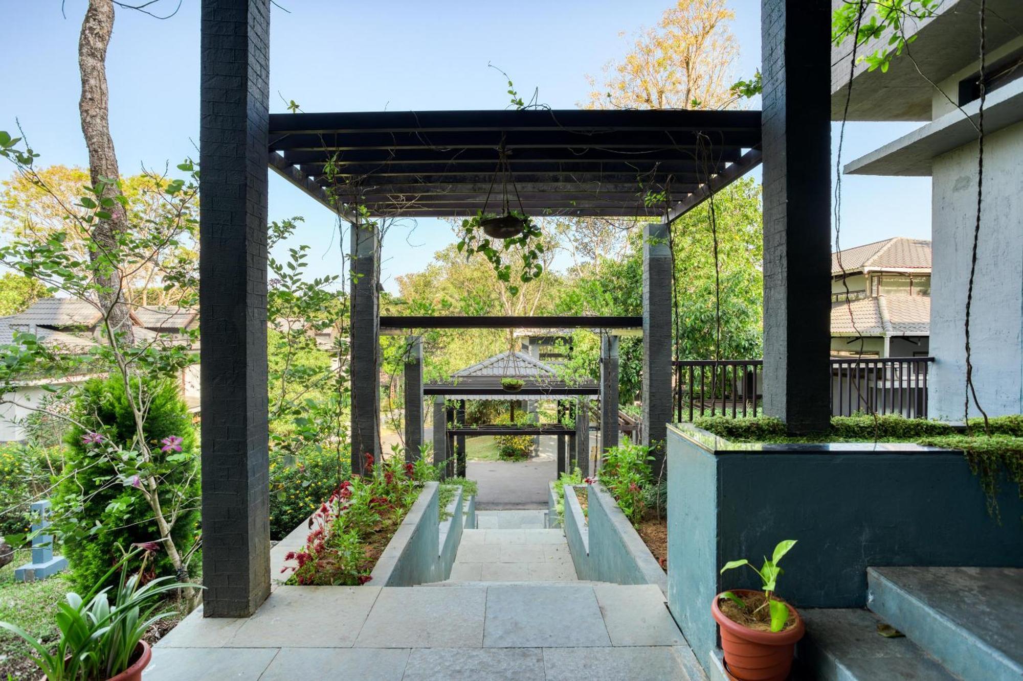 The Mountain Courtyard Thekkady Hotel Ngoại thất bức ảnh